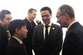 Minister Henk Kamp in gesprek met Plv. DG Li Benjian (MIIT-China)