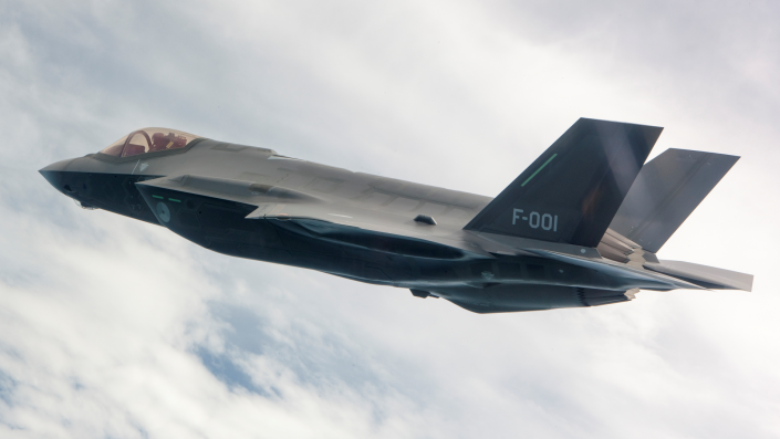 F35